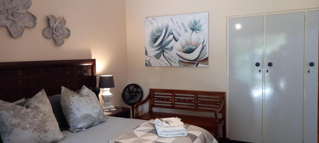 Mitat Guesthouse Beaufort West Extérieur photo